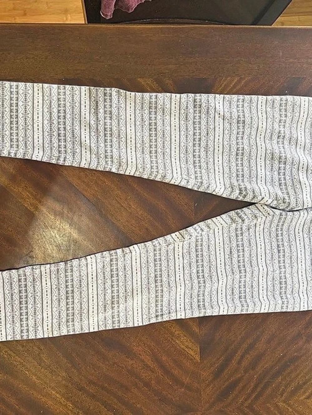 Patterned Leggings in Gray & White